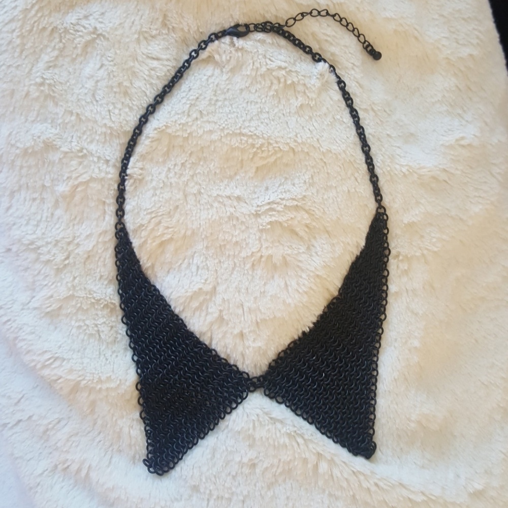 Collar necklace